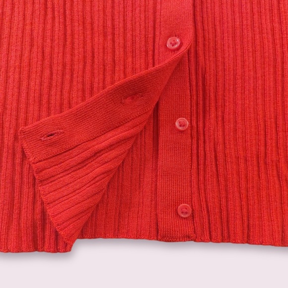 💝(3/$25) H&M Ribbed Collared Short Sleeve Red Top - Picture 3 of 6